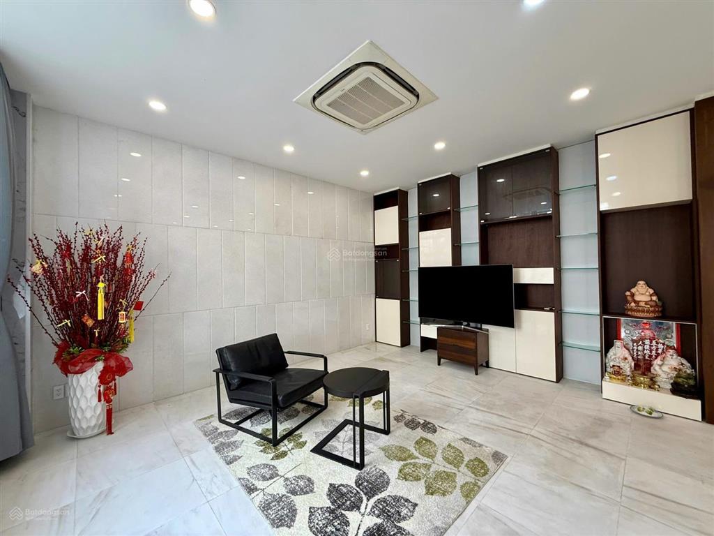 Biệt thự cao cấp phú mỹ hưng  ngay cạnh trường quốc tế canada cis 140m2 nhà mới 3 tầng 40 tỷ
