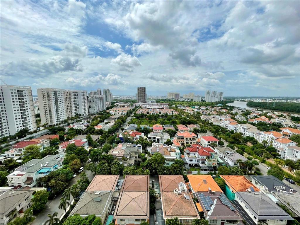 Đâu là thế mạnh của penthouse rộng đến 485m2 phú mỹ hưng quận 7 cùng với view sông toàn cảnh?