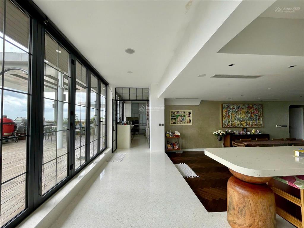 Đâu là thế mạnh của penthouse rộng đến 485m2 phú mỹ hưng quận 7 cùng với view sông toàn cảnh?
