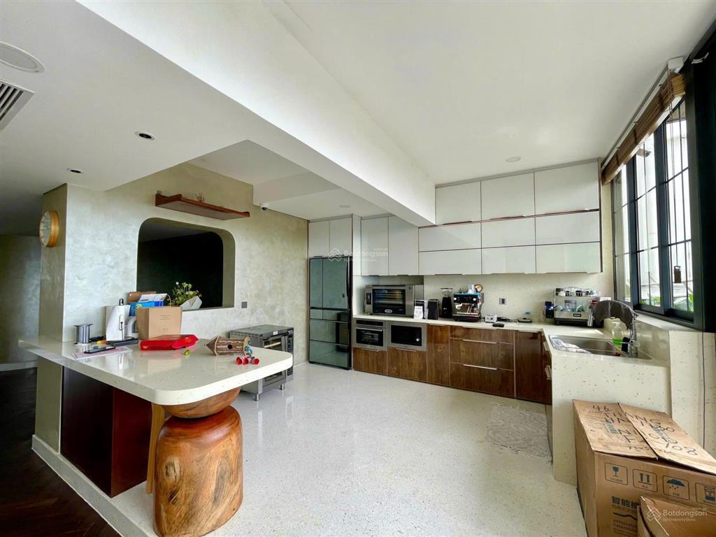 Đâu là thế mạnh của penthouse rộng đến 485m2 phú mỹ hưng quận 7 cùng với view sông toàn cảnh?
