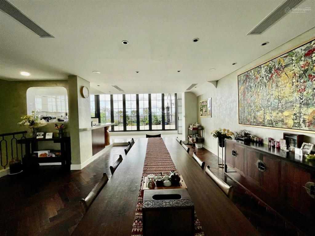 Đâu là thế mạnh của penthouse rộng đến 485m2 phú mỹ hưng quận 7 cùng với view sông toàn cảnh?