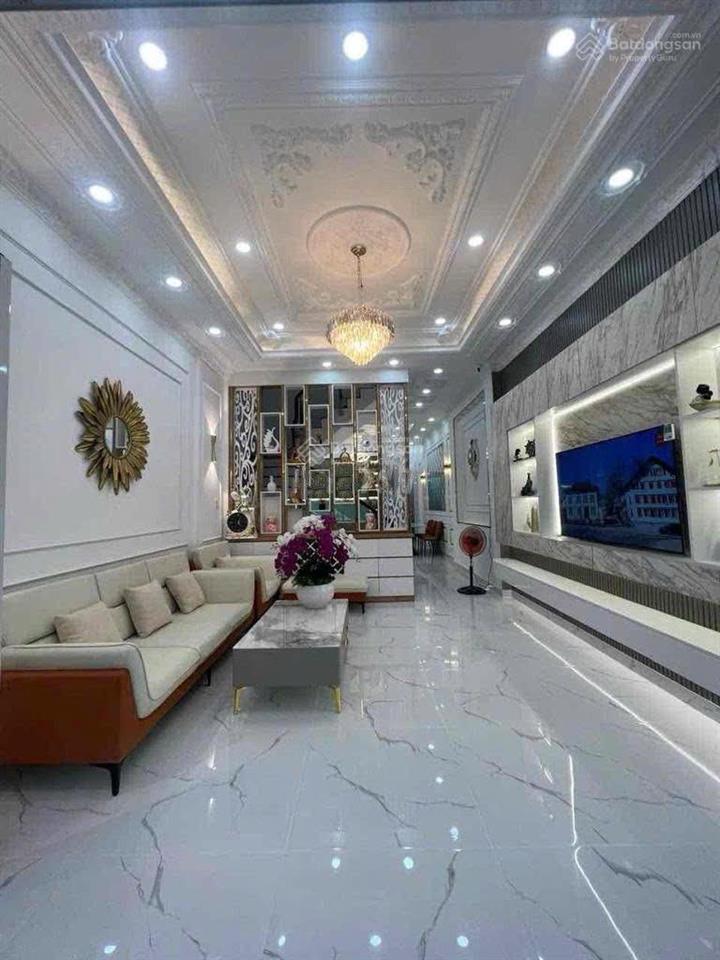 Gấp lắm anh chị ơi em cần bán nhà giá 3tỷ390/81m2 đường lê đại hành  quận 11 gần bệnh viện chợ rẫy