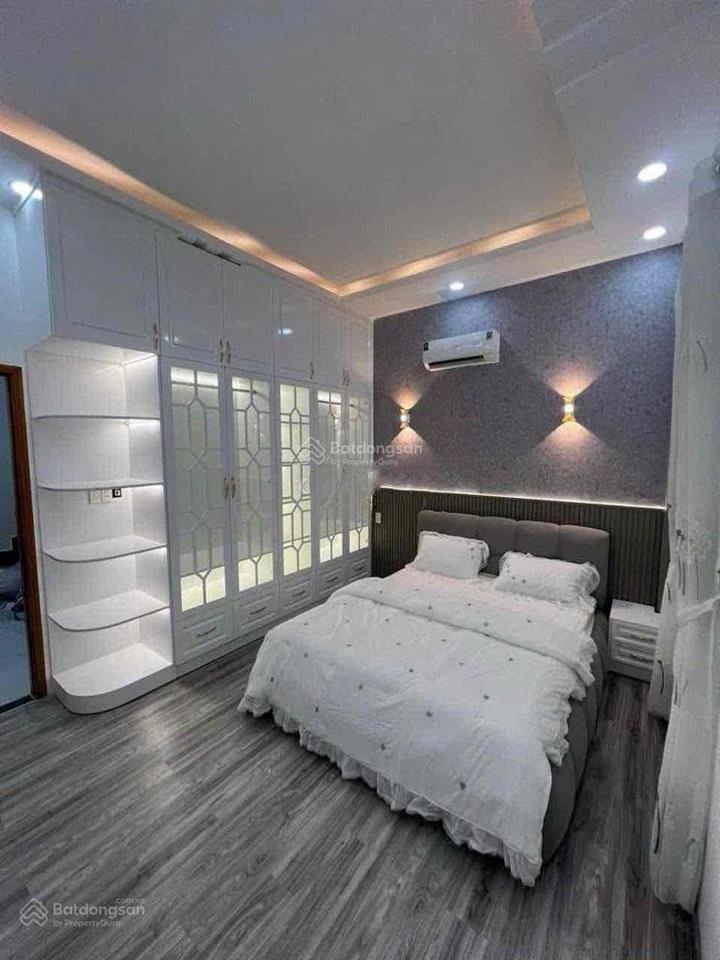 Gấp lắm anh chị ơi em cần bán nhà giá 3tỷ390/81m2 đường lê đại hành  quận 11 gần bệnh viện chợ rẫy