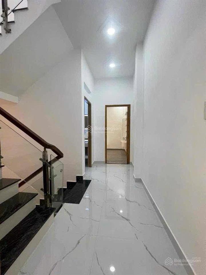 Gấp lắm anh chị ơi em cần bán nhà giá 3tỷ390/81m2 đường lê đại hành  quận 11 gần bệnh viện chợ rẫy