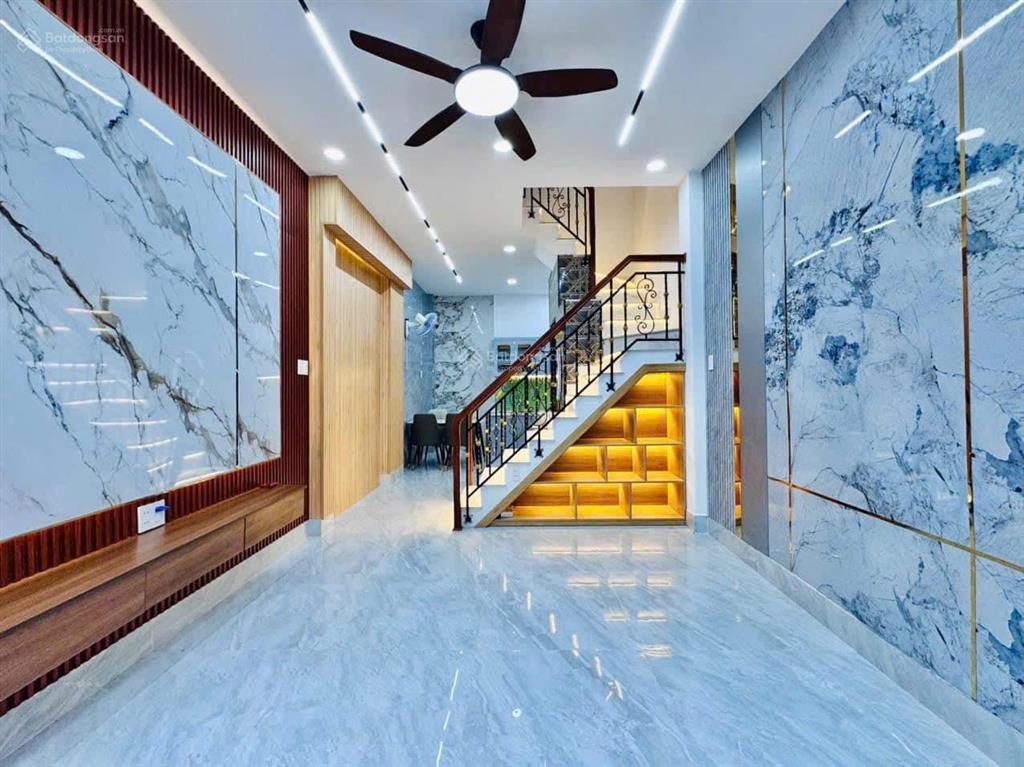 Siêu phẩm cập bến 101,2m2 đường lê văn hưu, bến nghé, quận 1, cạnh ubnd quận 1