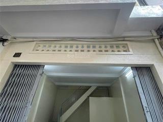 Nhà 3 tầng btct  hoàn công  phường 15  quận 5  sổ vuông  gần mặt tiền  nhỉnh 3 tỷ.