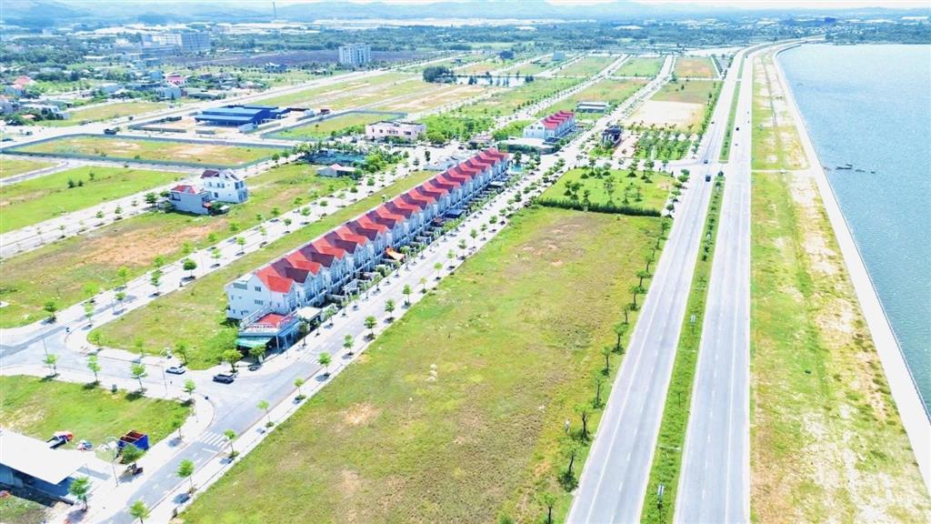 Lô góc vịnh an hoà duy nhất giá đầu tư tại vịnh, hướng tây nam vị trí trung tâm đông đúc kinh doanh