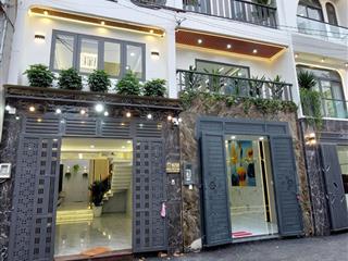 Nhà mới đẹp chỉ xách va ly vào ở, đầy đủ nội thất sang trọng.vài bước chân ra chợ, trường học.