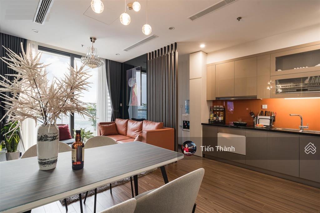 Bán gấp căn hộ hoa hậu watermark 395 llq 115m2, 2pn, tầng cao, view trọn hồ tây, 14 tỷ. 0963 668 ***