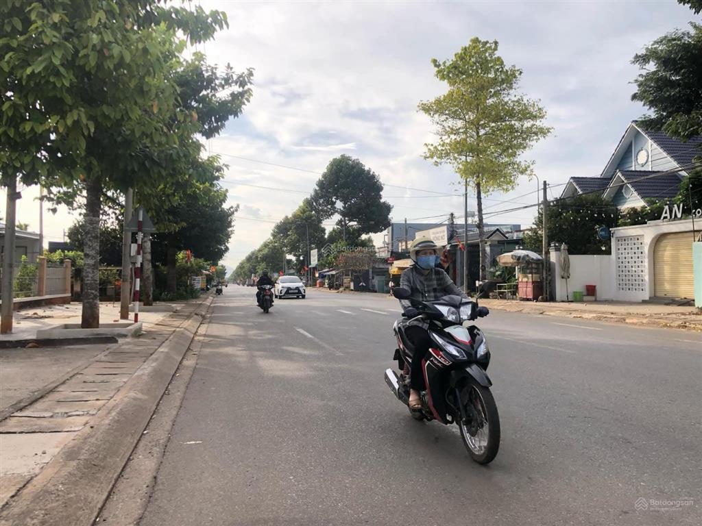 Bán lô đất đẹp thuộc suối nghệ, châu đức. 121 x 40m. sổ riêng sẵn 300m2 thổ cư. đường bê tông