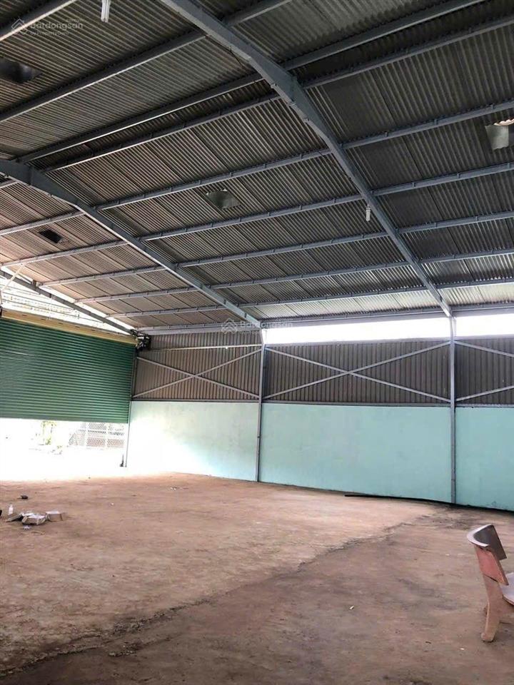 10tỷ5 hạ gía còn 6tỷ5. cho thuê 18tr/tháng thương lượng chính chủ. cần bán xưởng hai mặt tiền