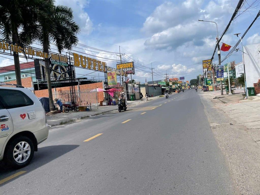 Chuyển nhượng xưởng tại long thành. đồng nai. diện tích đất 1,7ha đã lên full skc. giá chỉ 75c