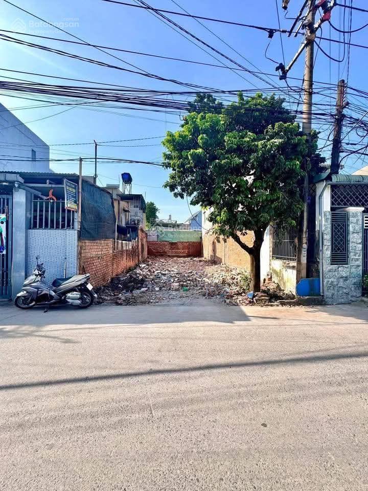 B.án lô đất ngay cạnh chợ nhỏ lộ đức. hố nai đồng nai diện tích  7 x 19m. sổ riêng full thổ cư.