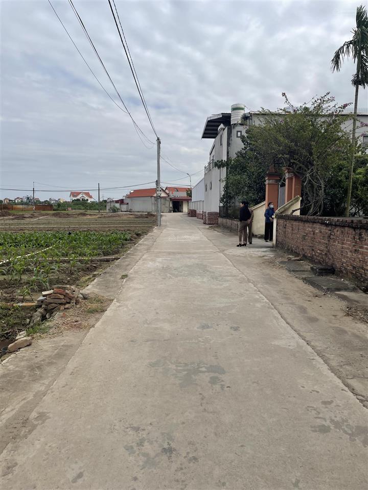 Bábán lô đất nhất trai, xã trung chính, lương tài bắc ninh  cạnh sân bay gia bình 82m2, 1,87 tỷ