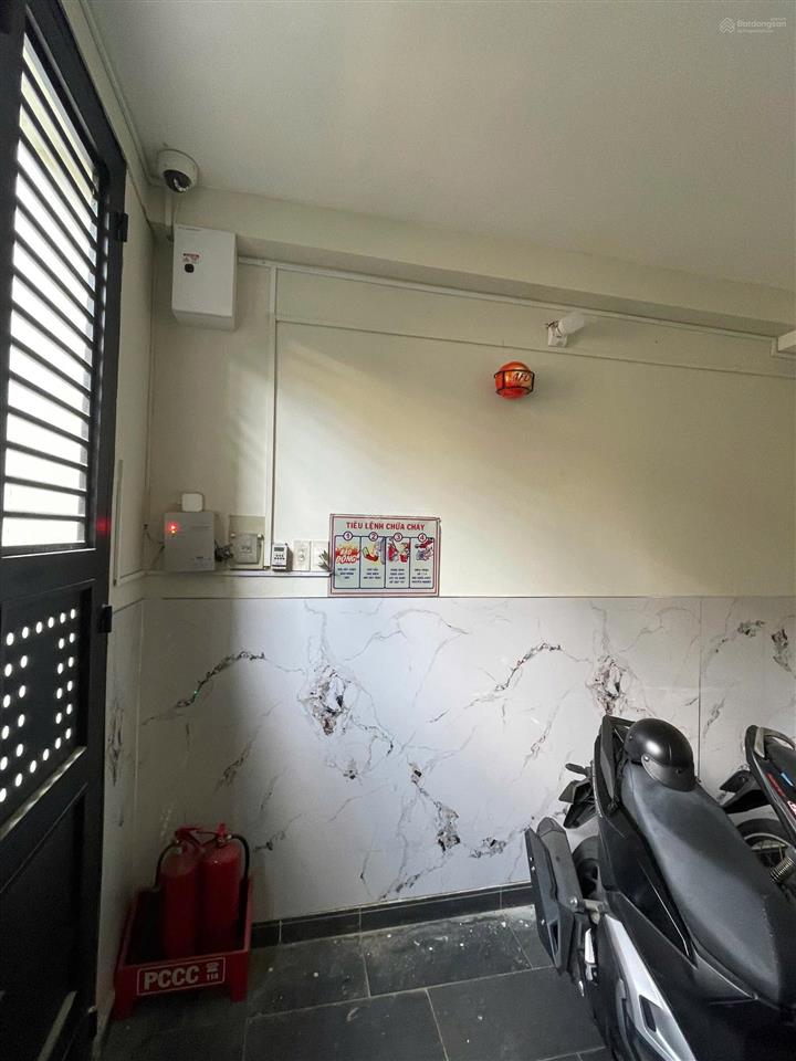 Chính chủ bán chdv 11p cho thuê 60 tr/ tháng giá 11.9 tỷ