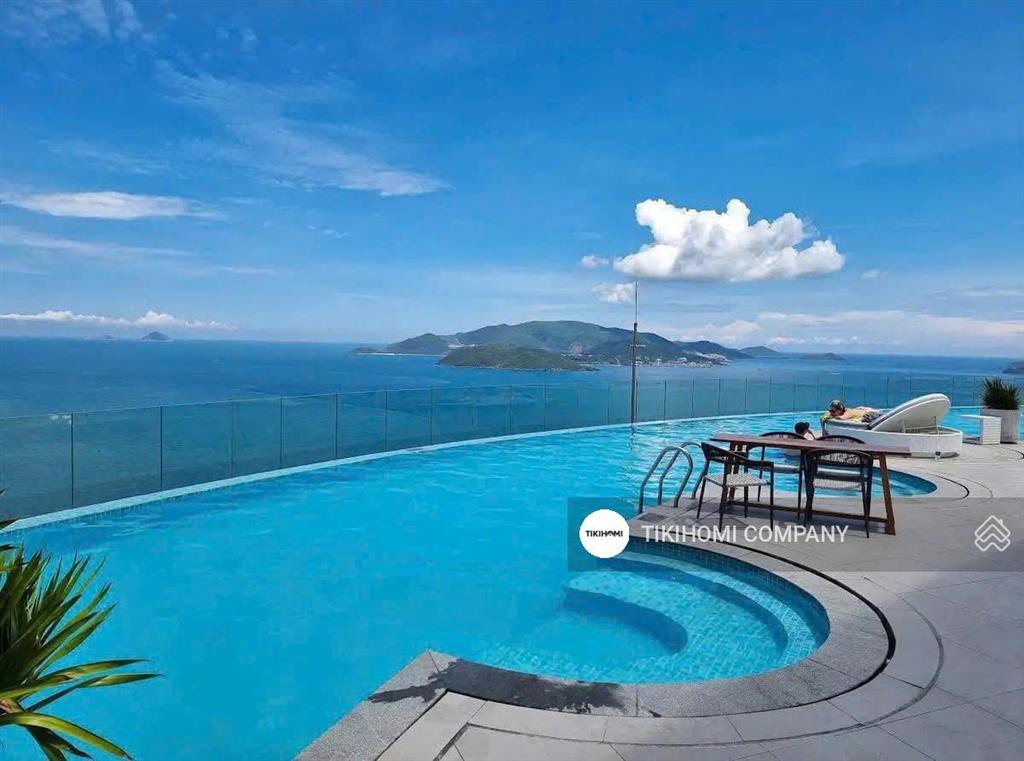 Bán căn hộ view biển xòe quạt panorama, tặng toàn bộ nội thất cao cấp  giá 4,2 tỷ