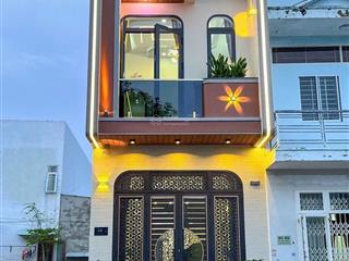 Cần bán gấp nhà 1 trệt 1 lầu gần chợ bình chánh tphcm