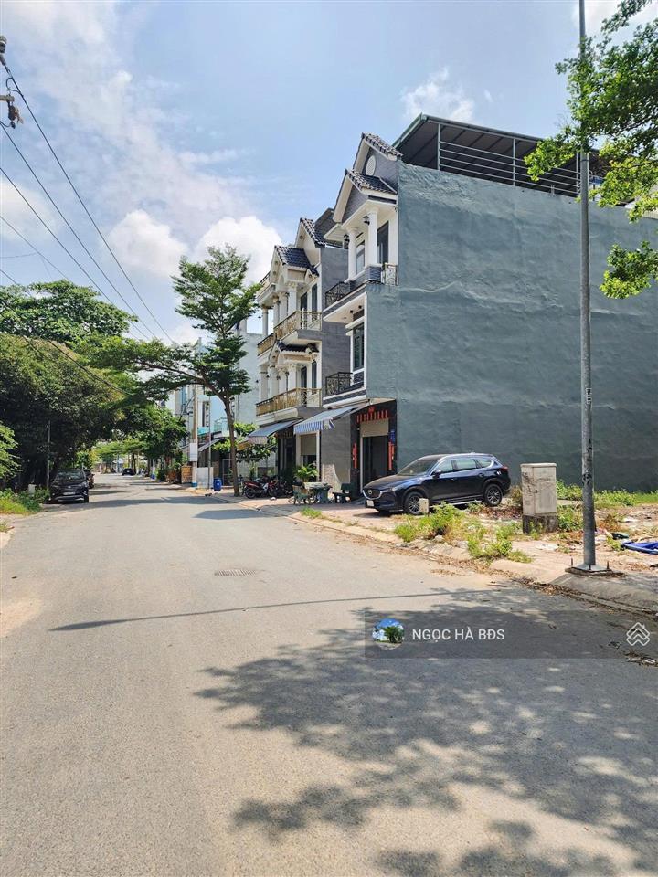 Chính chủ bán 64m2 đất gần miếu ông gù, đường nhựa 8m, giá chỉ 1 tỷ 850 ngay chợ phú phong, shr