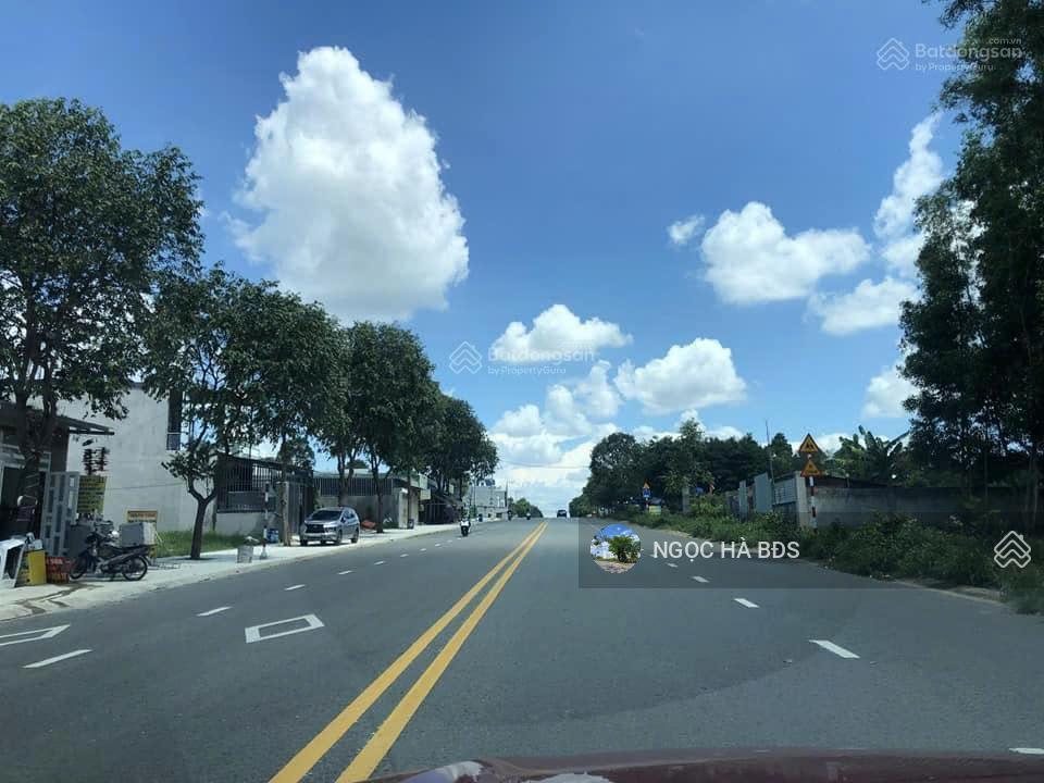 Bán đất vị trí đẹp mt đường dj5 300m2, sổ sẵn đường 25m thông vào kcn, thu nhập 10tr