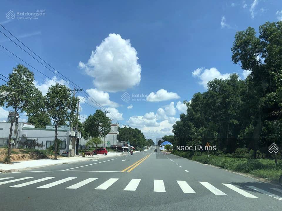 Bán đất vị trí đẹp mt đường dj5 300m2, sổ sẵn đường 25m thông vào kcn, thu nhập 10tr