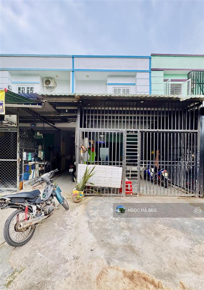 Giá siêu tốt sở hữu trọ 300m2 giá 1 tỷ 290 dòng tiền 16tr/th sát kcn đường 16m sổ sẵn ngay khu d