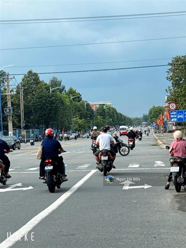 Bán đất 150m2 giá chỉ 975tr gần tthc bàu bàng, sổ sẵn đường nhựa 20m có vỉa hè sau ql13, mtd d9