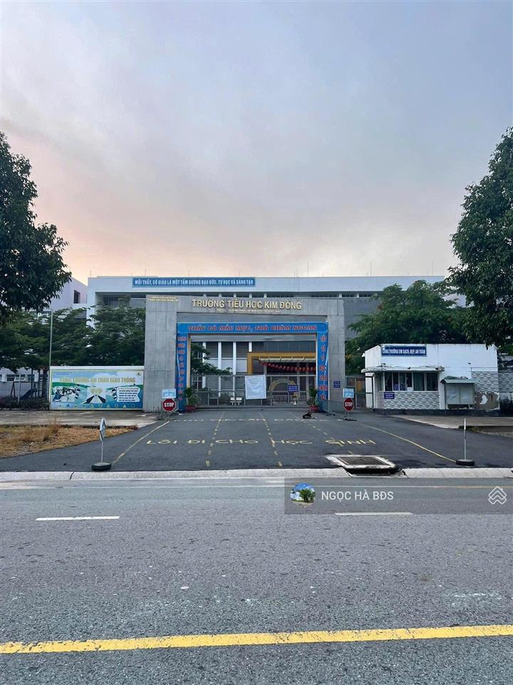 Bán đất 150m2 giá chỉ 975tr gần tthc bàu bàng, sổ sẵn đường nhựa 20m có vỉa hè sau ql13, mtd d9