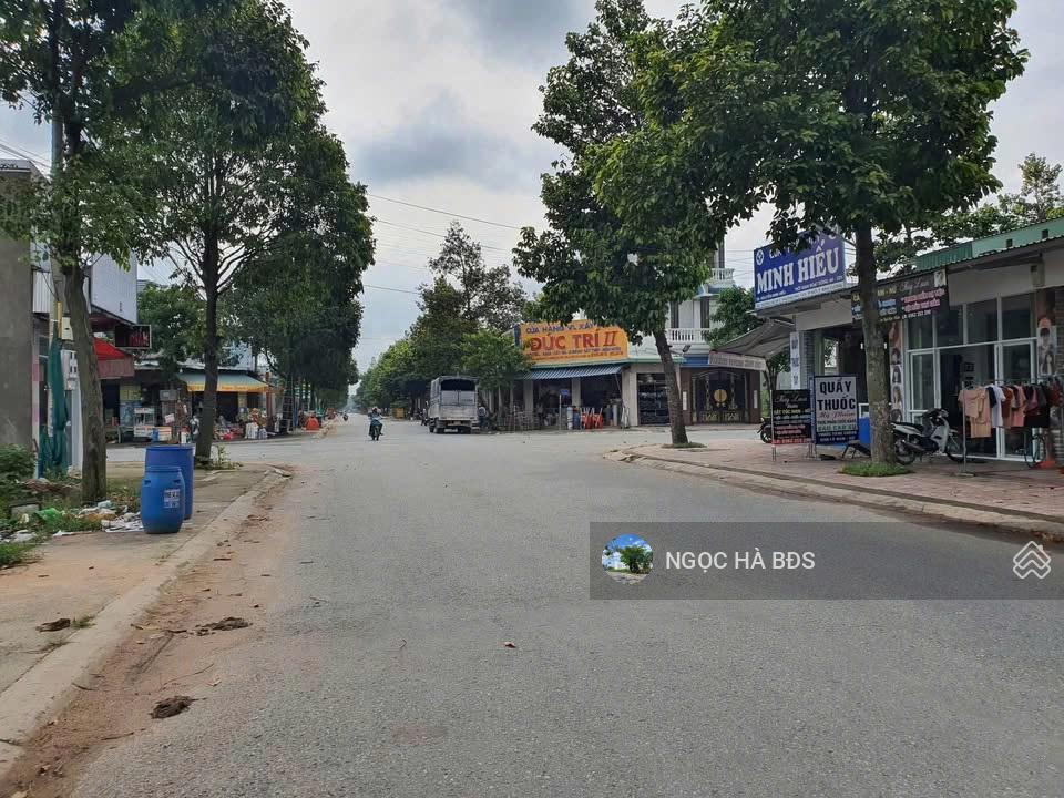 Bán 150m2/650tr đất mt kinh doanh đường nhựa nl14 thông 12m, ngay cổng kcn mỹ phước 3 rẽ vào 3p
