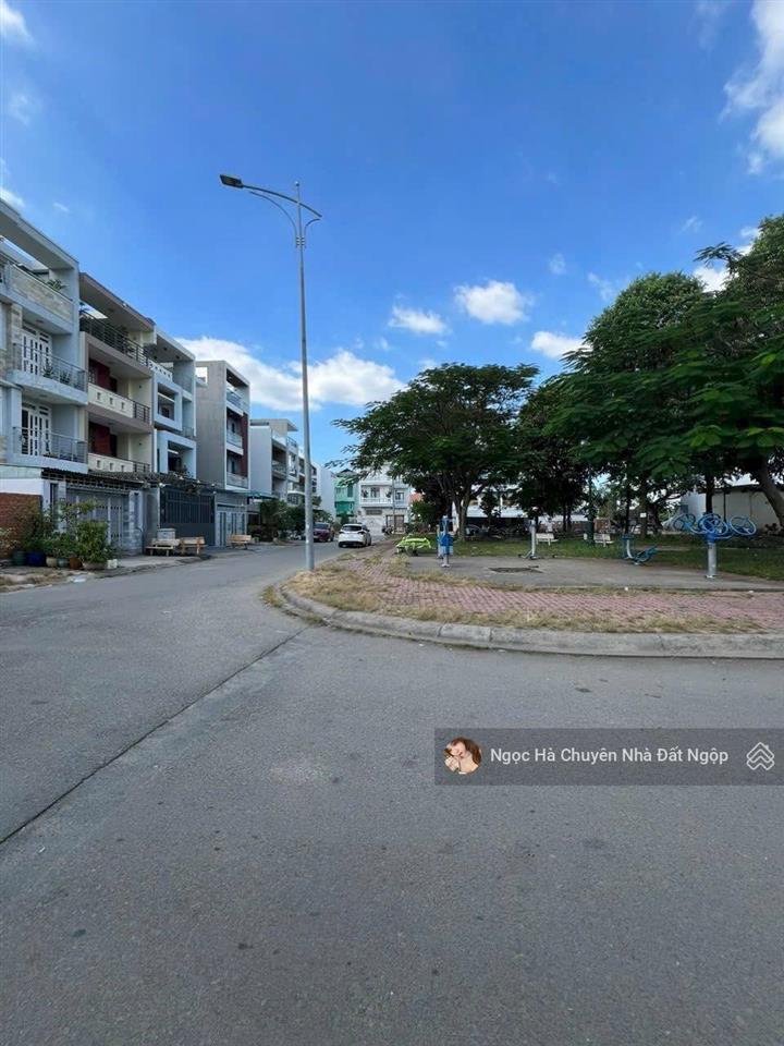 Sở hữu đất 125m2, full tc 5x25m man thiện  tăng nhơn phú a, mt đường thông 20m, qua khu cnc  shr