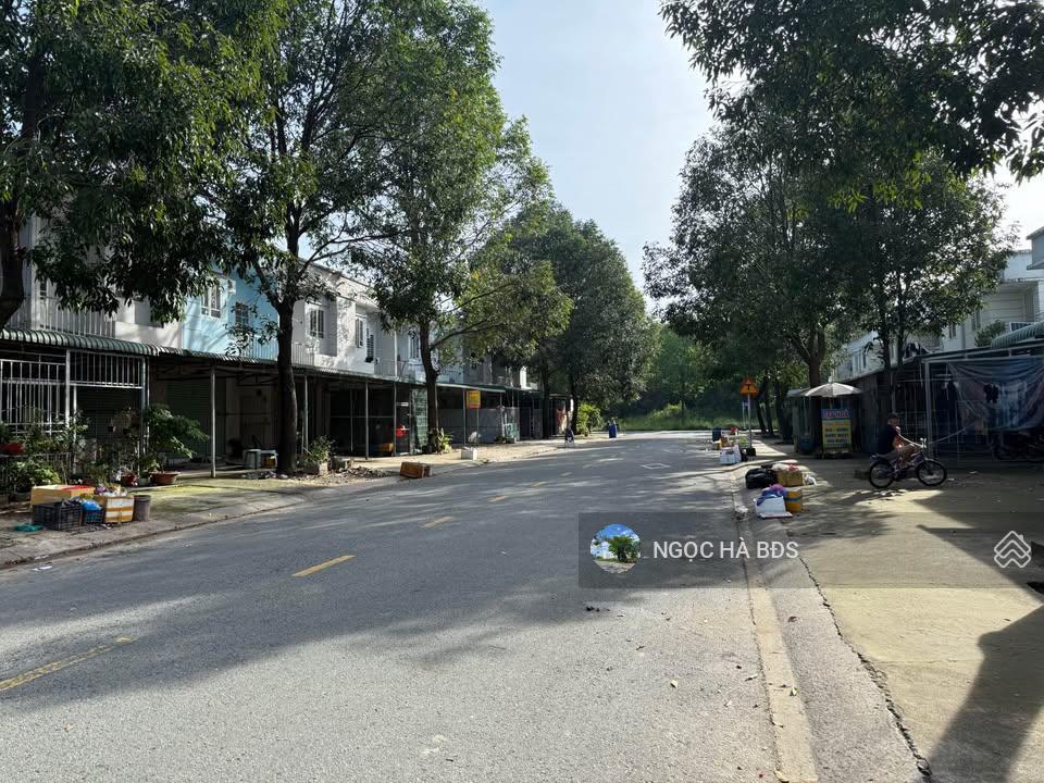 Ngộp trọ 300m2 giá 1 tỷ 390 đường n5  5b kcn becamex, cách chợ đêm 300m, thu nhập ổn định, shr