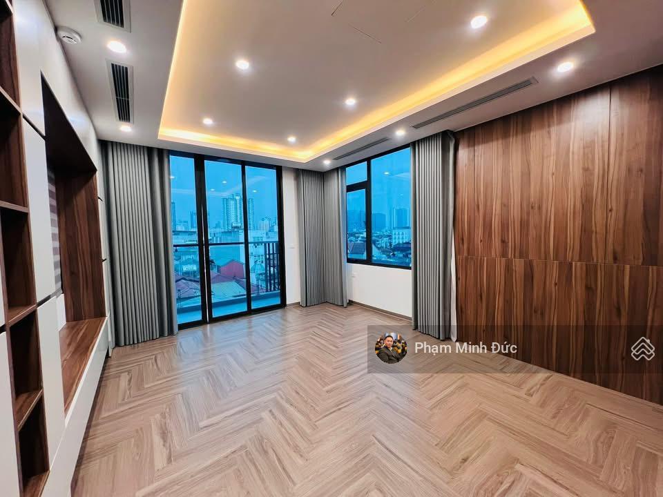 Toà văn phòng 73m2 x 9 tầng thang máy, có hầm ngay nguyễn khang nhỉnh 33 tỷ