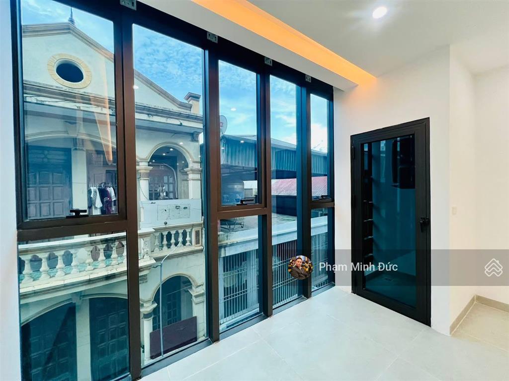 Toà văn phòng 73m2 x 9 tầng thang máy, có hầm ngay nguyễn khang nhỉnh 33 tỷ