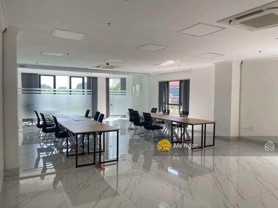Văn phòng giá rẻ khu sân bay tsn. diện tích 65m2  90m2  150m2 đường cửu long, tân bình