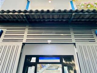 Ngân hàng cần thanh lí nhà nằm sát mt nguyễn văn quá q12, dt 83m2 cho thuê 10tr/th