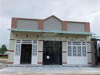 Cần bán gấp dãy trọ ngợp ngay khu becamex 300m2 kd 14p 2 kiot 12p thu nhập 15tr/th shr