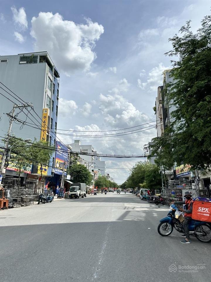 Nhà mới full nt 4x18, 3 tầng, 4pn, hẻm oto  chợ phạm văn bạch 7 tỷ x