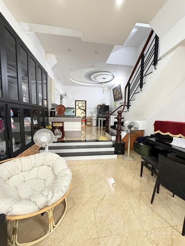 4.5x17 (75m2) hẻm 8m, sân để xe oto, phạm văn bạch giá 8 tỷ x