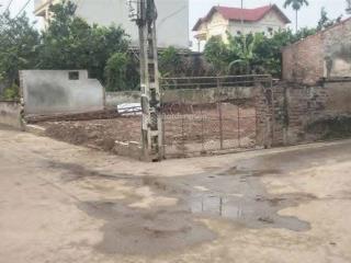 Bán lô đất 2 mặt tiền, view gần sông hồng, chờ dự án 2 bên sông sắp triển khai