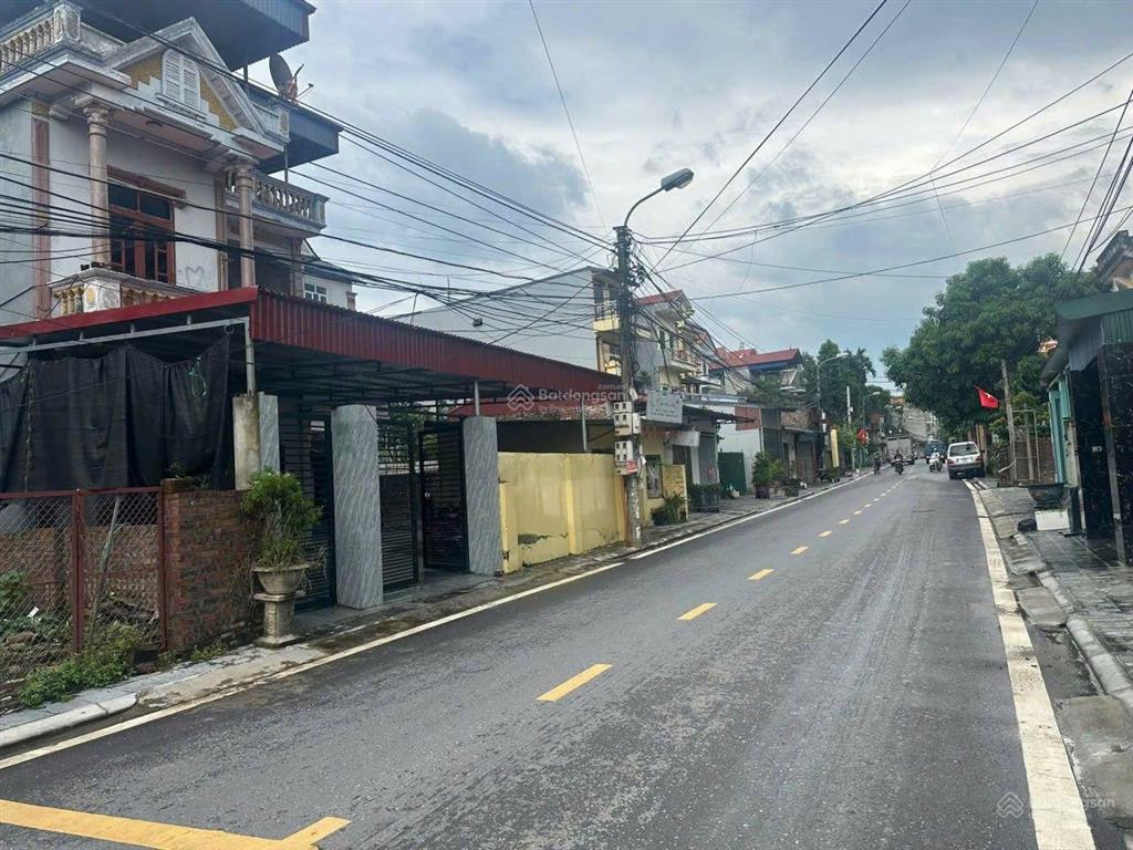 Lô đất trục kinh doanh gần chợ hoa quả