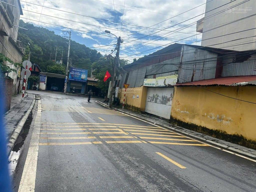 Lô đất trục kinh doanh gần chợ hoa quả