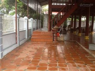 Bán nhà sàn gỗ quý. gần chợ c4