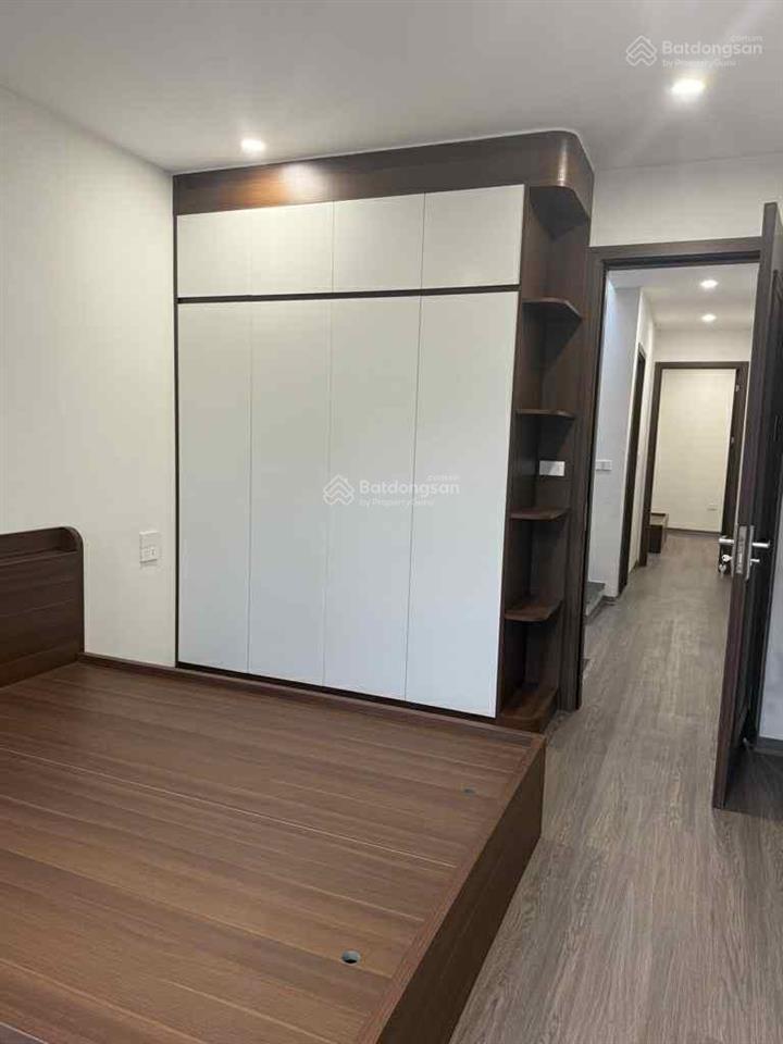 Hot! hàng hiếm ngọc thuỵ 40m2 5 tầng full nội thất  ô tô đỗ cổng  giá 6 tỷ
