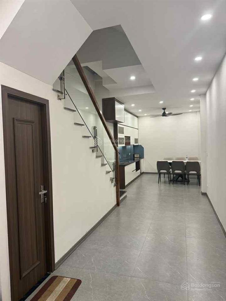 Hot! hàng hiếm ngọc thuỵ 40m2 5 tầng full nội thất  ô tô đỗ cổng  giá 6 tỷ