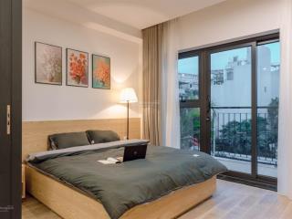 Nhượng căn 1 ngủ 45m2 đầy đủ nội thất, có ban công sáng khu vực đội cấn