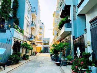 Ra gấp nền 75.6m2 thông ra ql1a cách bệnh viện bình tân 5p, không tranh chấp, sổ hồng riêng
