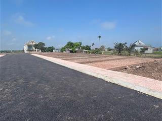 Cần tiền bán gấp lô 90m2 mặt đường view hồ, 300m ra đường bao biển quất lâm