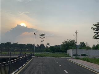 Hơn 3 tỷ/lô 135m2 view hồ sinh thái hai mặt thoáng, trung tâm ngã tư lục quân