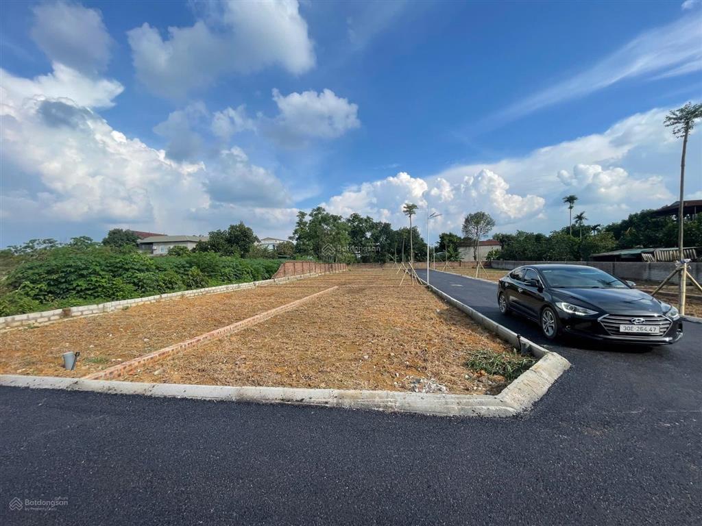 Nhỉnh 2 tỷ/lô 100m2 trục chính cổ đông đối diện khu quy hoạch đất giáo dục