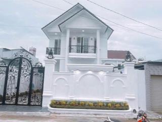 Giảm 500 triệu bán biệt thự đường 10m song hành, hóc môn, 10mx22m, đúc 1 lầu, giá 8.990 tỷ