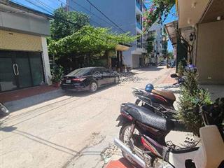 Bán đất dịch vụ cầu dừa  thường tín  hà nội. dt 65m2, mặt tiền = hậu 4.4m2. ô tô tránh. 9 tỷ